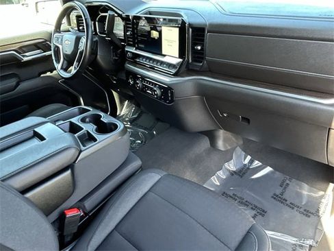 Used 2022 Chevrolet Silverado 1500 LT image 13