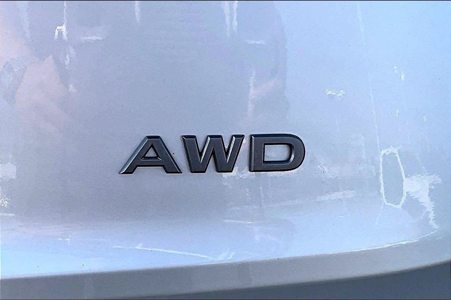 Used 2025 Nissan Rogue SV AWD/4WD image 25