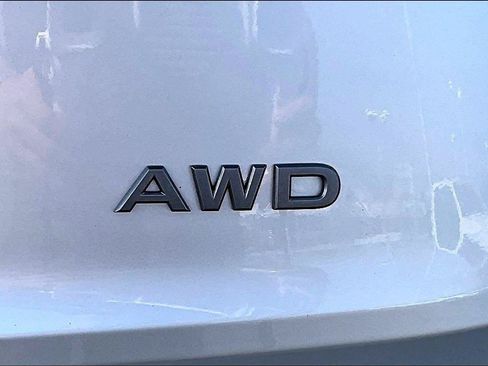 Used 2025 Nissan Rogue SV AWD/4WD image 25
