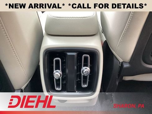 Used 2024 Volvo XC40 B5 Plus w/ Climate Package AWD/4WD image 16