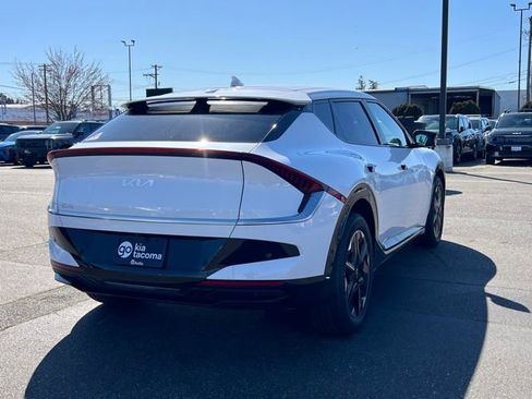 New 2025 Kia EV6 Wind RWD image 9