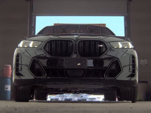 Used 2025 BMW X6 M60i AWD/4WD image 9