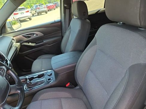 Used 2023 Chevrolet Traverse LT FWD image 16
