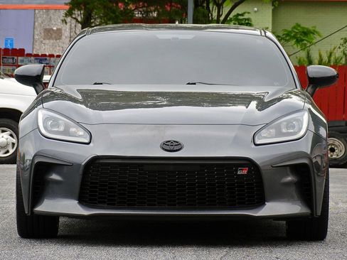 Used 2022 Toyota GR86 w/ ALL Weather Mat Package (TMS) RWD image 9