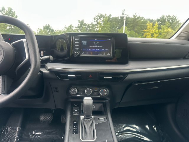 Used 2025 Nissan Kicks S FWD image 19