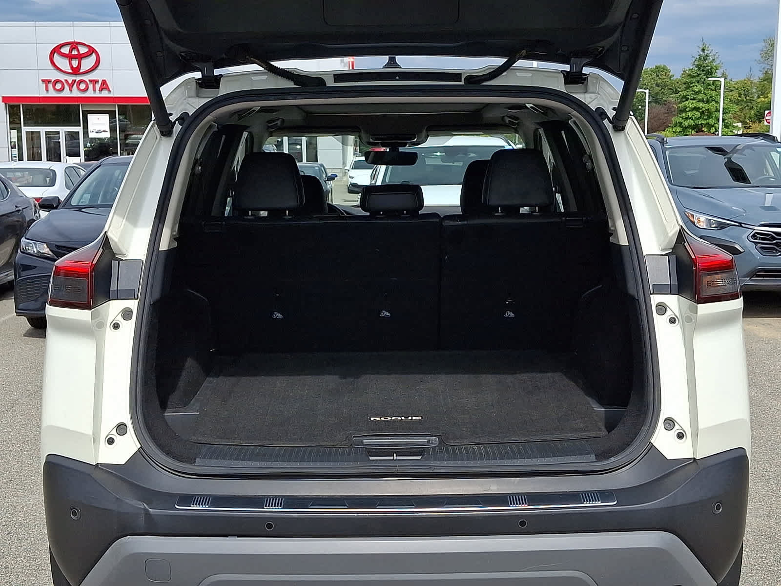 Used 2022 Nissan Rogue SV w/ SV Premium Package AWD/4WD image 30