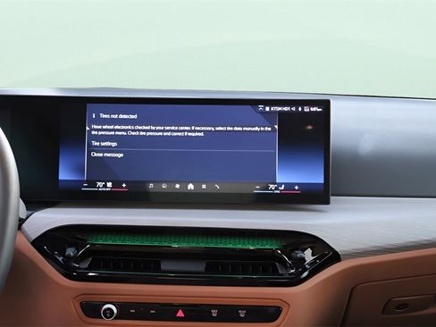 Used 2025 BMW 330i Sedan image 20