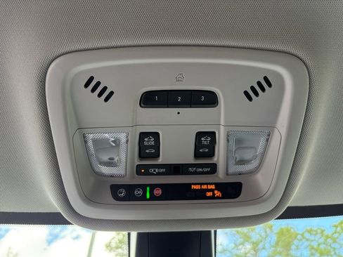 Used 2021 Chevrolet Traverse Premier w/ Redline Edition image 35