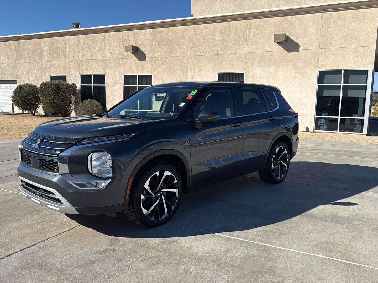 Used 2024 Mitsubishi Outlander FWD image 5