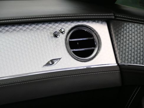 Used 2023 Bentley Continental GT V8 AWD/4WD image 21