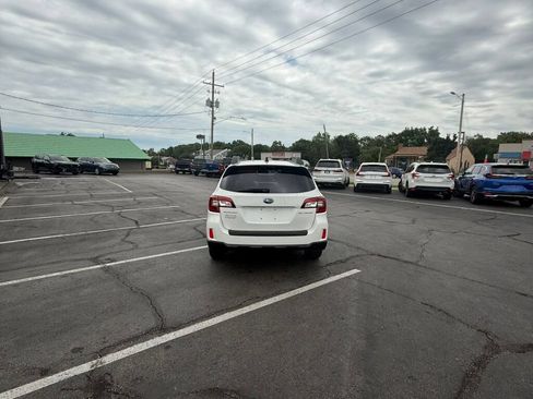 Used 2016 Subaru Outback 2.5i Limited AWD/4WD image 12