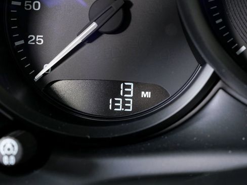 New 2026 Porsche Macan image 12