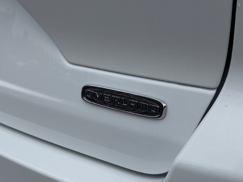 Used 2023 Jeep Grand Cherokee Overland AWD/4WD image 36