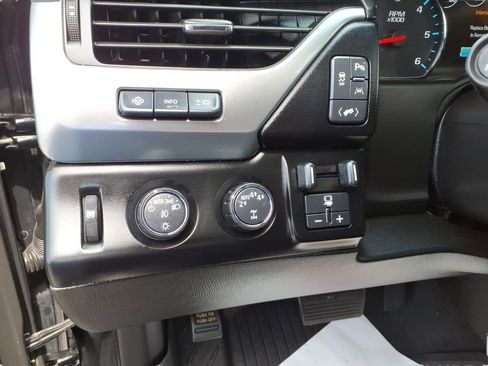 Used 2019 Chevrolet Tahoe Premier AWD/4WD image 18