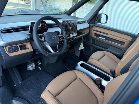 New 2025 Volkswagen ID. Buzz Pro S Plus image 2