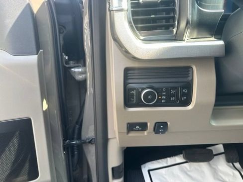 New 2026 Ford F250 Platinum w/ Platinum Plus Package AWD/4WD image 18