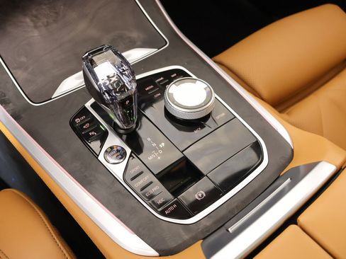 Used 2023 BMW X5 xDrive40i w/ M Sport Package image 9