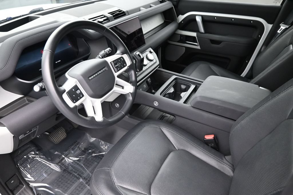 Used 2023 Land Rover Defender 130 X-Dynamic SE AWD/4WD image 10