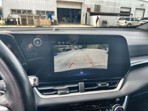 Used 2025 Chevrolet Equinox LT w/ Convenience Package II image 14