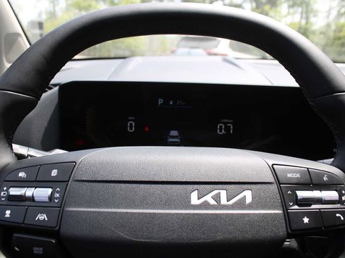 New 2026 Kia Sportage EX image 28