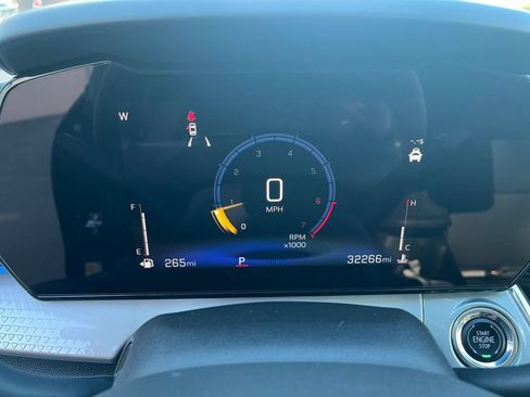 Used 2025 Chevrolet Trax LT FWD image 38