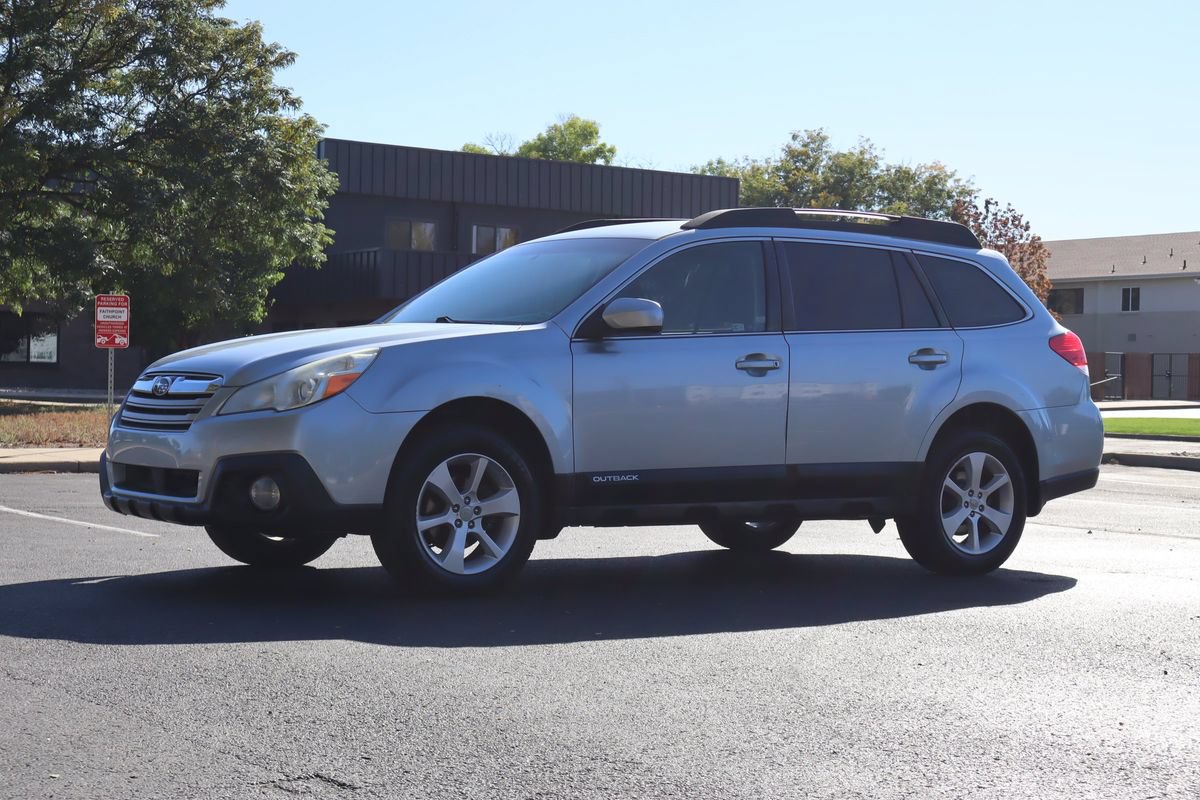 Used 2013 Subaru Outback 2.5i Premium AWD/4WD image 11