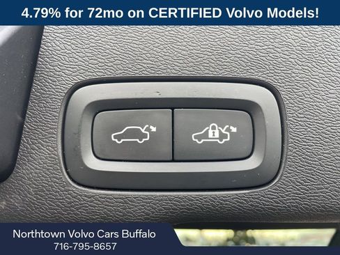 Certified 2023 Volvo XC60 B5 Ultimate w/ Climate Package image 7