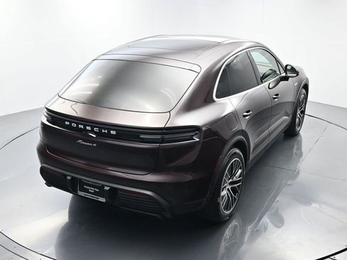 Used 2025 Porsche Macan 4 Electric image 39