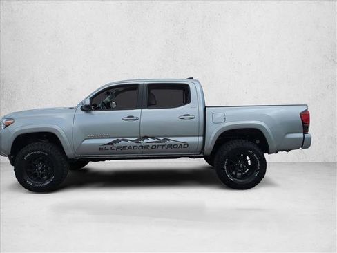 Used 2022 Toyota Tacoma SR5 RWD image 9