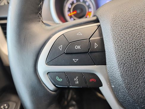 Used 2014 Jeep Cherokee Limited image 17