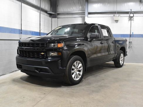Used 2020 Chevrolet Silverado 1500 Custom w/ Custom Value Package image 2
