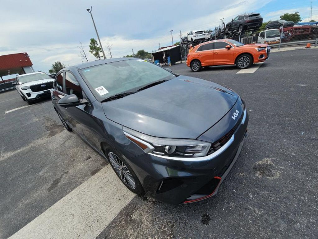 Used 2023 Kia Forte GT-Line w/ GT-Line Technology Package FWD image 3
