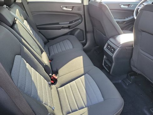 Certified 2024 Ford Edge SE w/ Black Appearance Package image 15