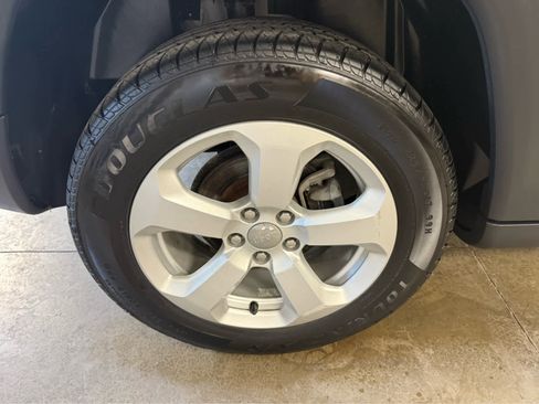 Used 2020 Jeep Compass Latitude AWD/4WD image 35