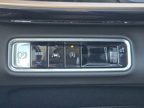 Certified 2025 Buick Envision Sport Touring image 24