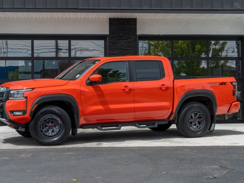 Used 2025 Nissan Frontier PRO-4X w/ Pro Premium Package AWD/4WD image 2