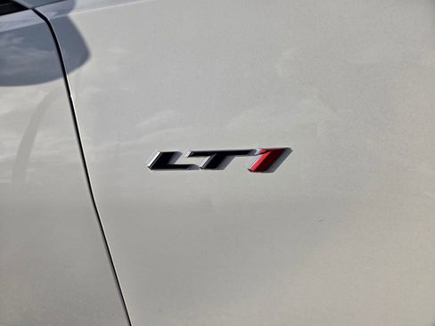 Used 2023 Chevrolet Camaro LT w/ Technology Package image 10