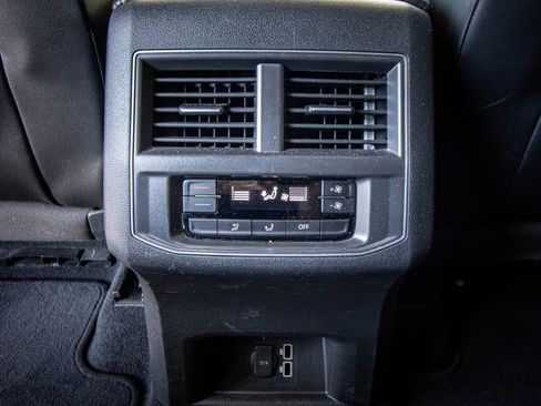 Used 2018 Volkswagen Atlas SE image 28