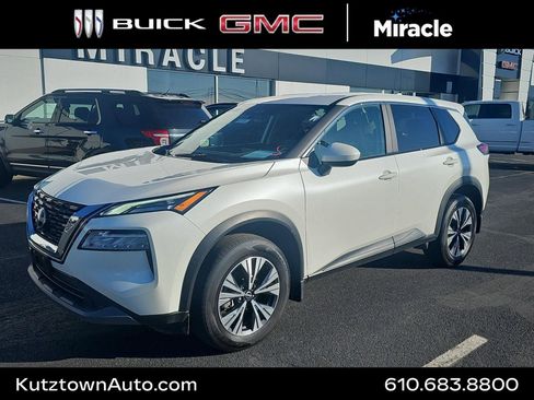 Used 2023 Nissan Rogue SV image 1