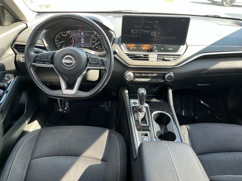 Used 2023 Nissan Altima 2.5 SV w/ SV Premium Package FWD image 26