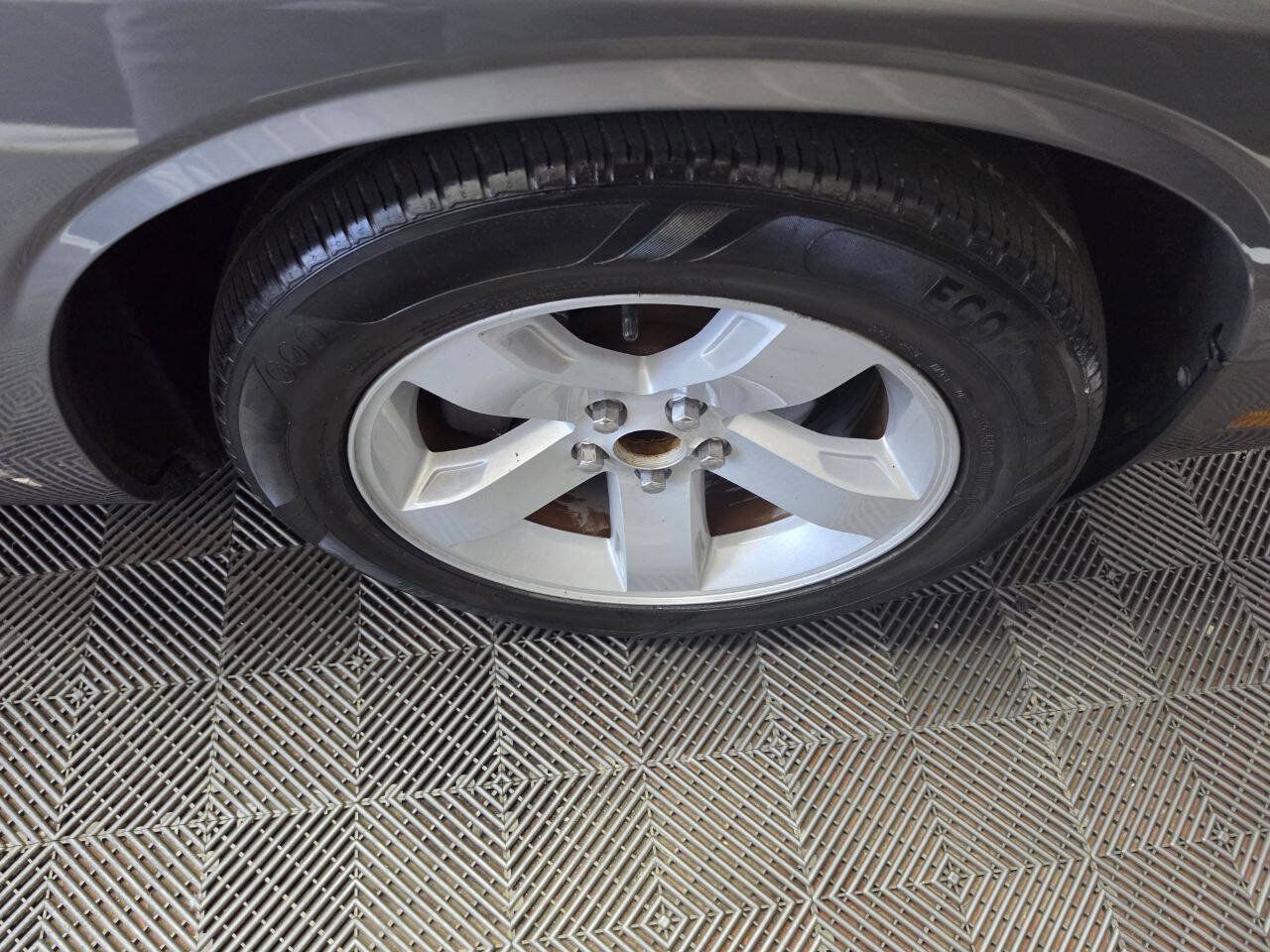 Used 2012 Dodge Challenger SXT RWD image 21