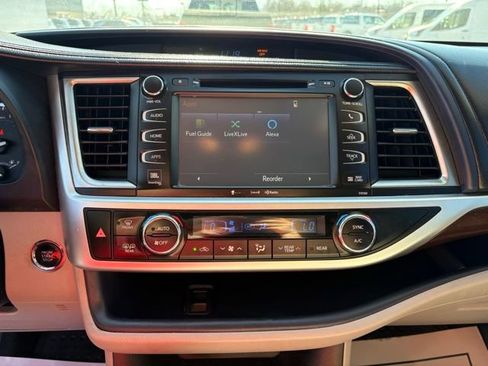 Used 2016 Toyota Highlander Limited image 21