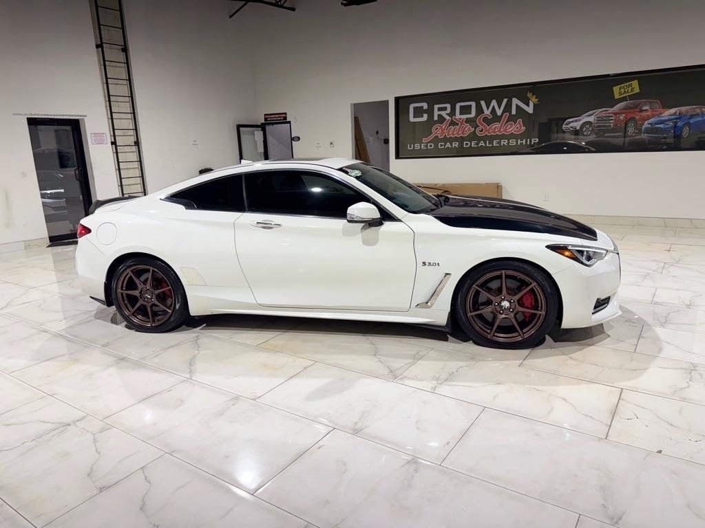 Used 2017 INFINITI Q60 Red Sport 400 RWD image 6
