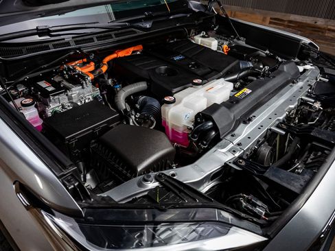 Used 2024 Toyota Sequoia Platinum image 42