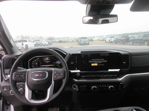 New 2026 GMC Sierra 1500 Elevation image 15