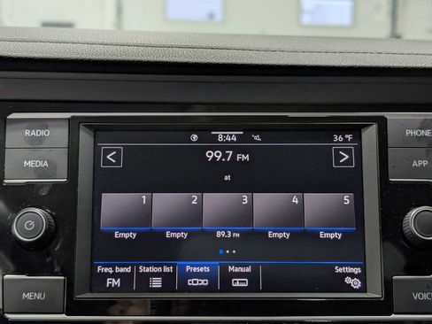 Used 2024 Volkswagen Jetta SE image 24