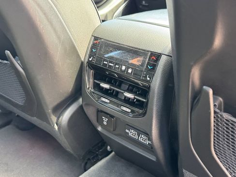 Used 2022 Jeep Grand Cherokee Overland w/ Advanced Protech Group III AWD/4WD image 6