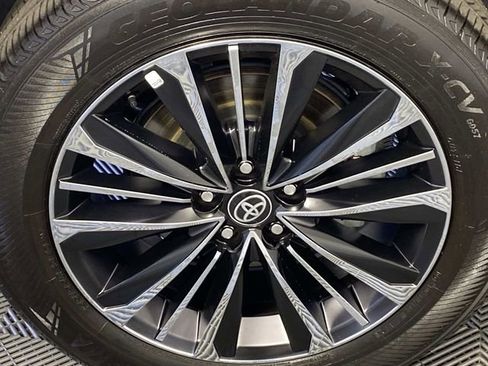Used 2025 Toyota Grand Highlander AWD Hybrid image 32