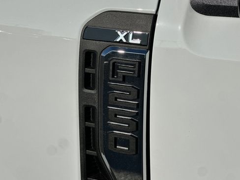 New 2026 Ford F250 XL w/ XL Chrome Package image 23