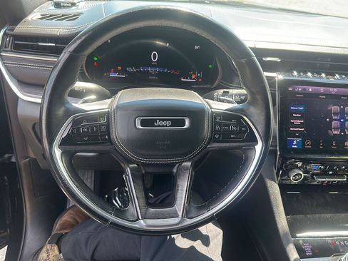 Used 2021 Jeep Grand Cherokee L Overland w/ Luxury Tech Group IV AWD/4WD image 13
